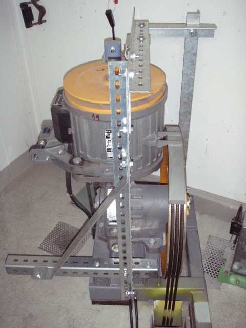 Geberanbau - <div>Anbau des Drehgebers. Der Geber muß zentrisch laufen. </div> Geberanbau -
<div>Anbau des Drehgebers. Der Geber muß zentrisch laufen. </div>